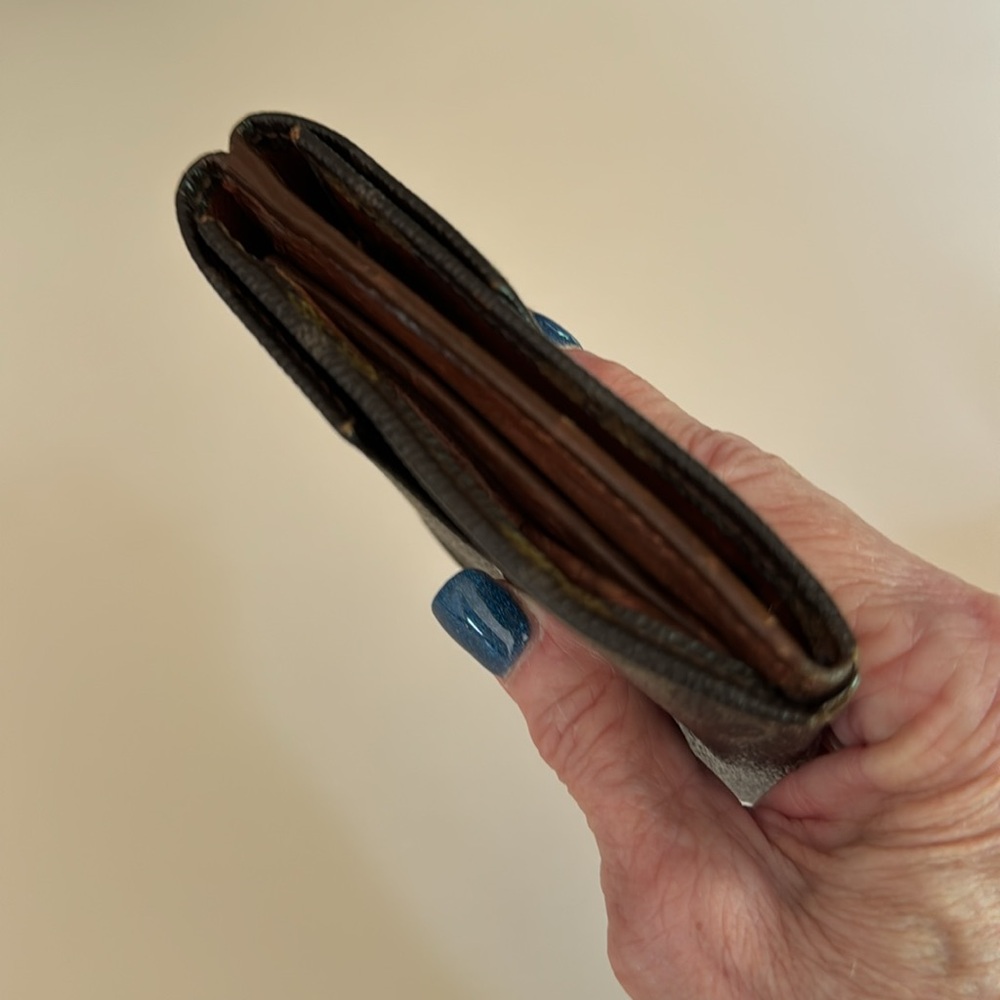 LV MONO TWO SNAP COMPACT WALLET - Picture 4 of 13